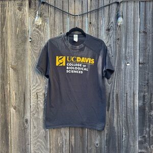 UC Davis College of Biological Sciences T Shirt Black Gold Crew Neck Size Medium
